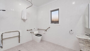 Llyod 127 Property Image - Bathroom