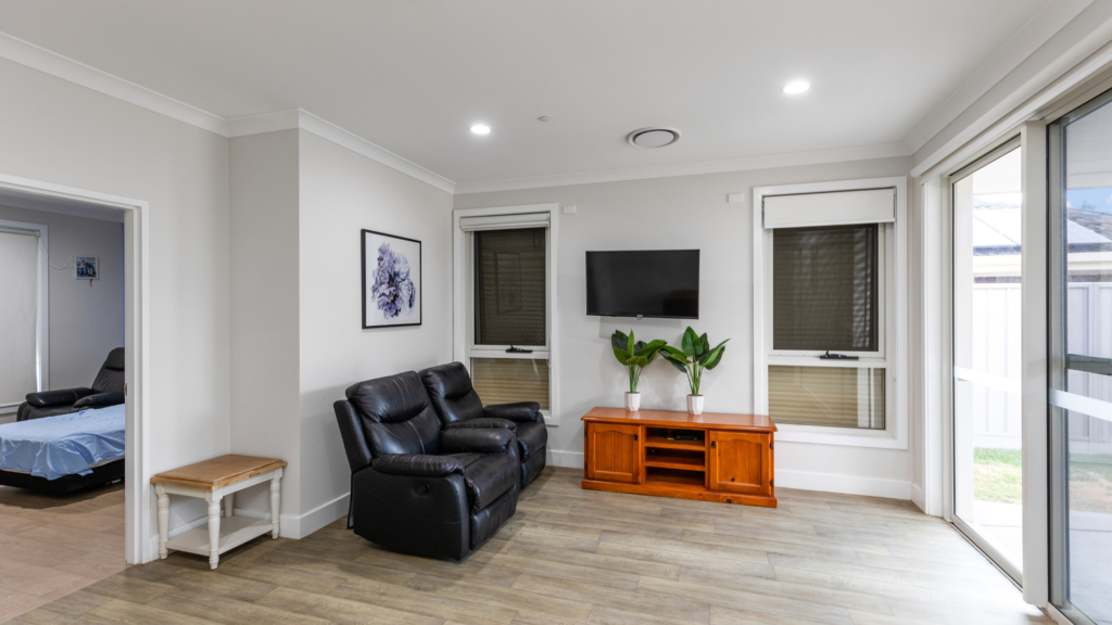 Wagga Wagga 124 Property Image - Lounge