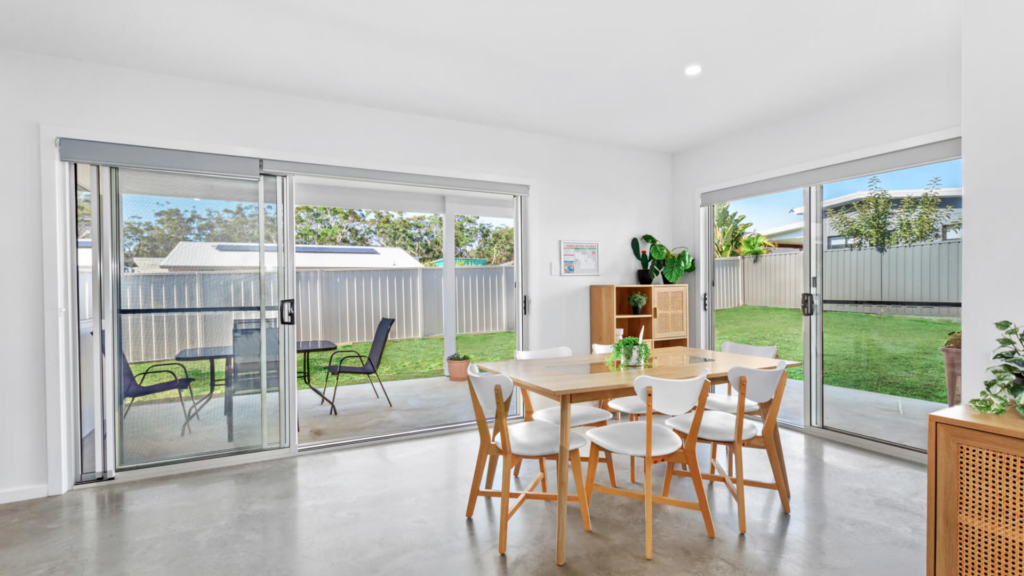 Wallabi Point 150 Property Image - Dining