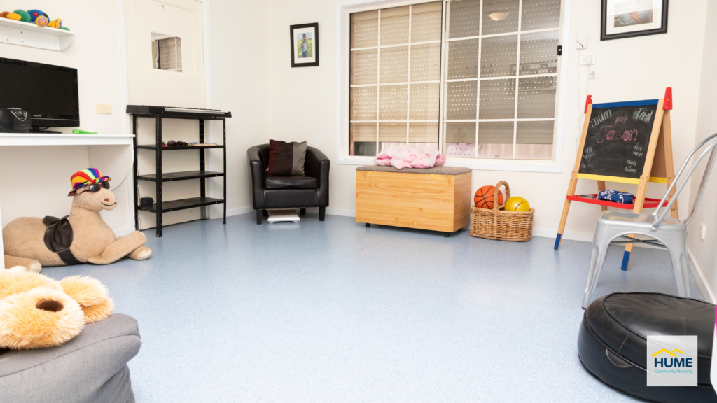 Griffith 27 Property Image - Living