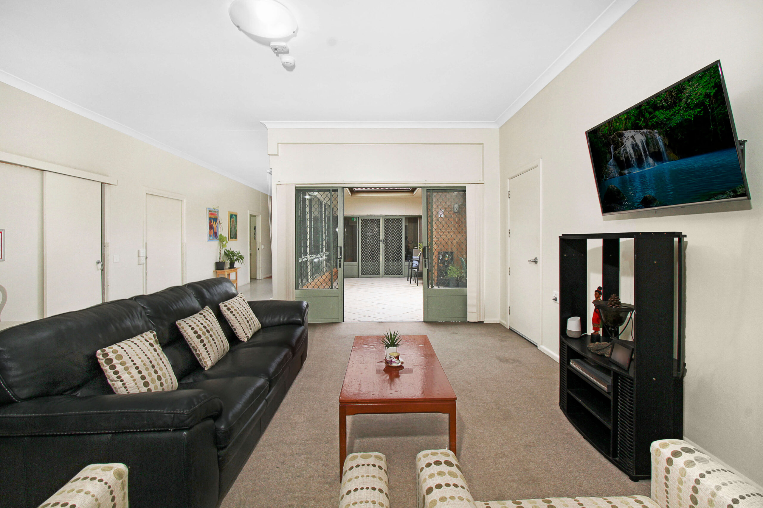 Ryde Property 52 - Living area