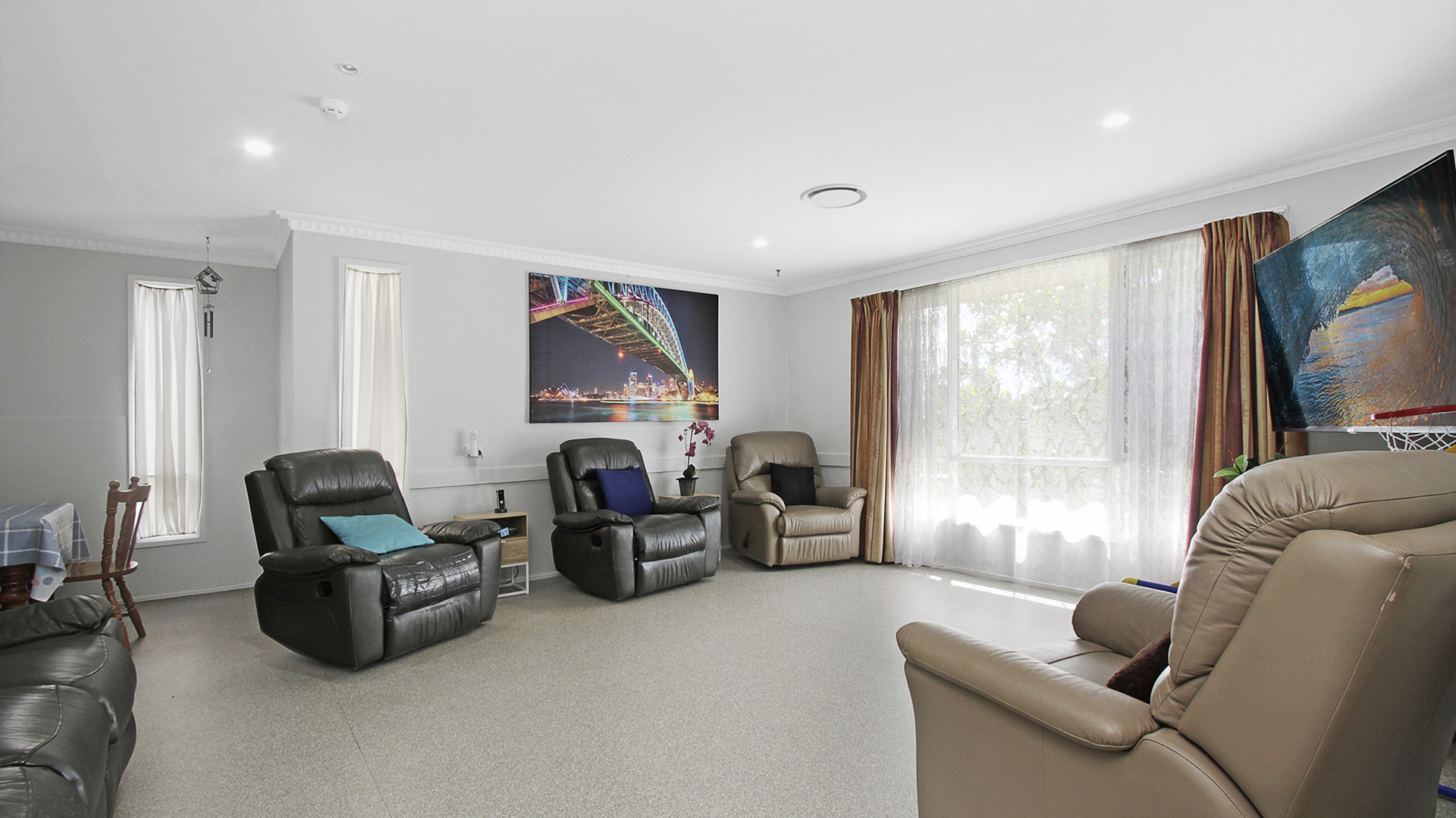 Bradbury Short Stay House - Living Room