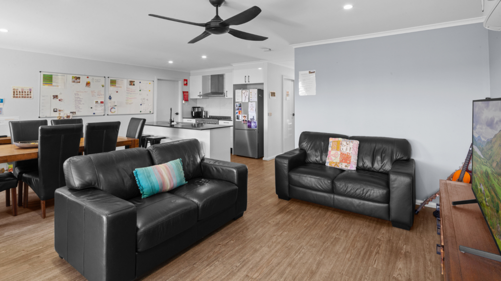 Coffs Harbour 126 Property Image - lounge